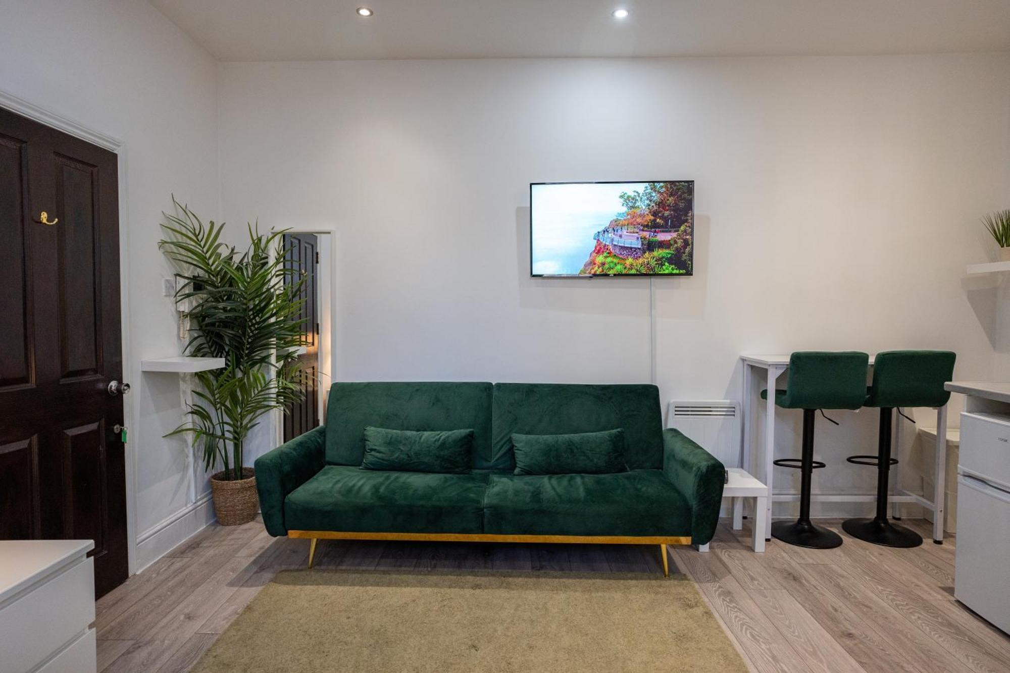 Beautiful Studio Flat In Hackney Next To Overground Station Londra Esterno foto