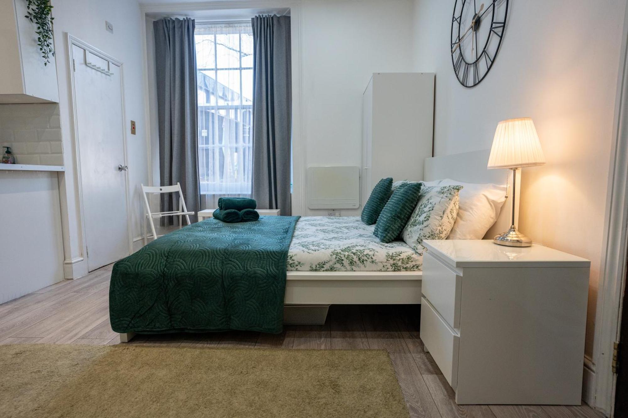 Beautiful Studio Flat In Hackney Next To Overground Station Londra Esterno foto
