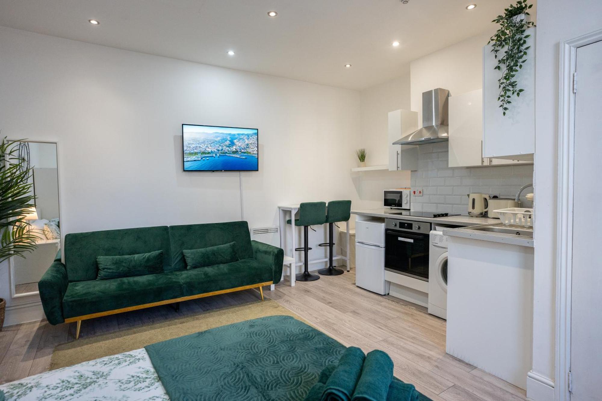 Beautiful Studio Flat In Hackney Next To Overground Station Londra Esterno foto